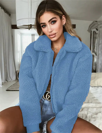 Veste courte femme – coupe décontractée – polaire douce – col chemise – zip frontal