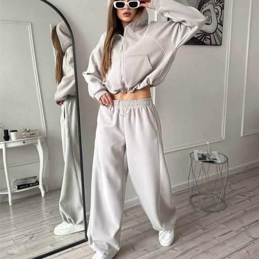 Ensemble Femme – Coupe Oversize – Hoodie Zippé – Pantalon Large – Détail Contrasté