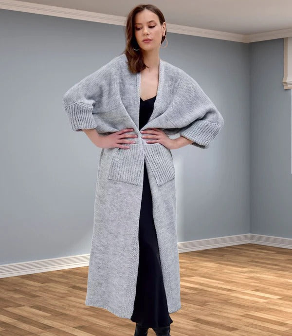 Manteau femme long en maille – Coupe oversize – Col en V – Poches plaquées