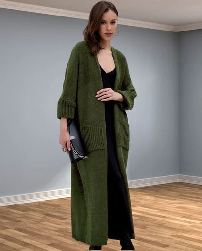 Manteau femme long en maille – Coupe oversize – Col en V – Poches plaquées