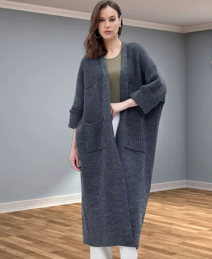 Manteau femme long en maille – Coupe oversize – Col en V – Poches plaquées