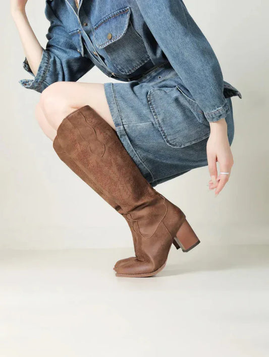 Bottes western femme – Hauteur genou – Silhouette ajustée – Talon stable – Bout rond