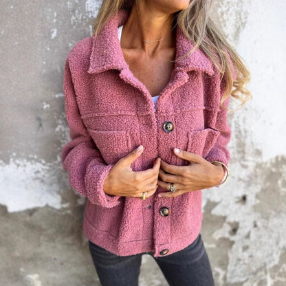 Veste femme en shearling – Coupe décontractée – Col large – Boutonnage frontal