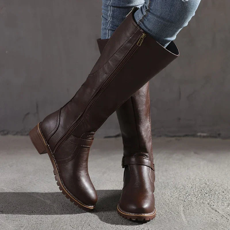 Bottes femme hauteur genou – Coupe ajustée – Finition cuir – Boucle latérale élégante
