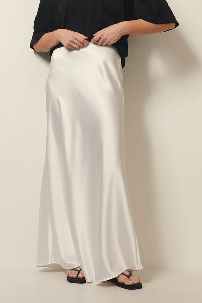 Jupe Midi Satinée Femme – Tissu Fluide Élégant – Coupe Ajustée Sophistiquée