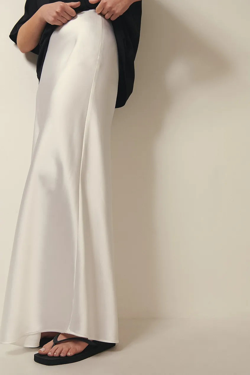 Jupe Midi Satinée Femme – Tissu Fluide Élégant – Coupe Ajustée Sophistiquée