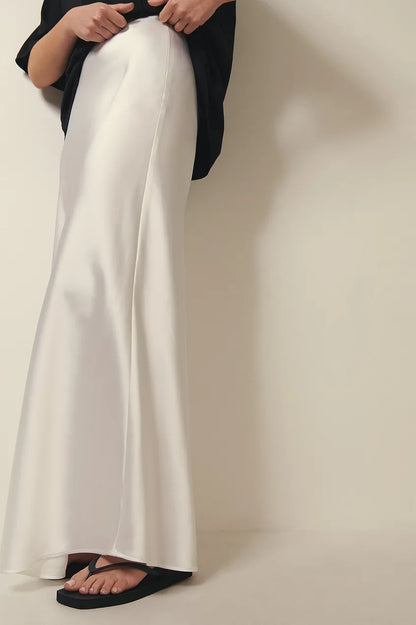 Jupe Midi Satinée Femme – Tissu Fluide Élégant – Coupe Ajustée Sophistiquée