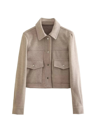 Veste femme courte – Laine – Coupe ajustée – Boutonnage devant – Style utilitaire