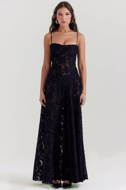 Robe Maxi Femme – Dentelle Brodée – Décolleté Cœur – Bretelles Fines Élégantes