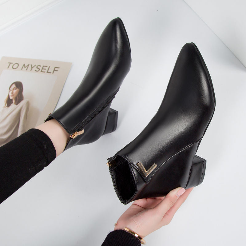 Bottines femme – Cuir lisse – Bout pointu – Talon bloc – Fermeture zippée