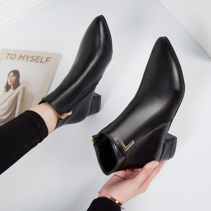 Bottines femme – Cuir lisse – Bout pointu – Talon bloc – Fermeture zippée