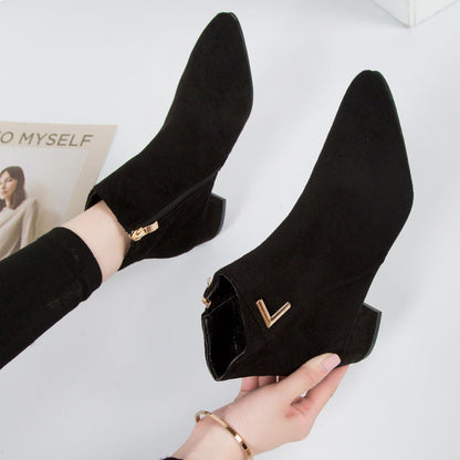Bottines femme – Cuir lisse – Bout pointu – Talon bloc – Fermeture zippée