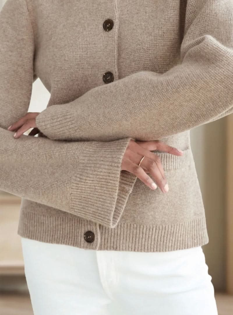 Cardigan boutonné élégant, confortable et moderne pour femme