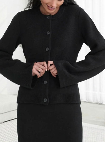 Cardigan boutonné élégant, confortable et moderne pour femme